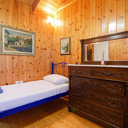 Kefalonian Luxury * Kástron